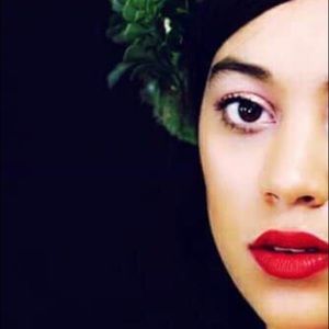 Meet your Posher, Antillana